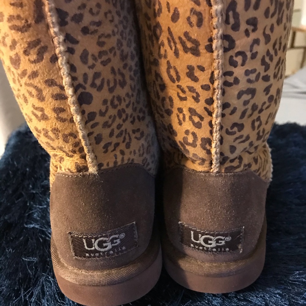 UGG Leopard Boot - Picture 2 of 6